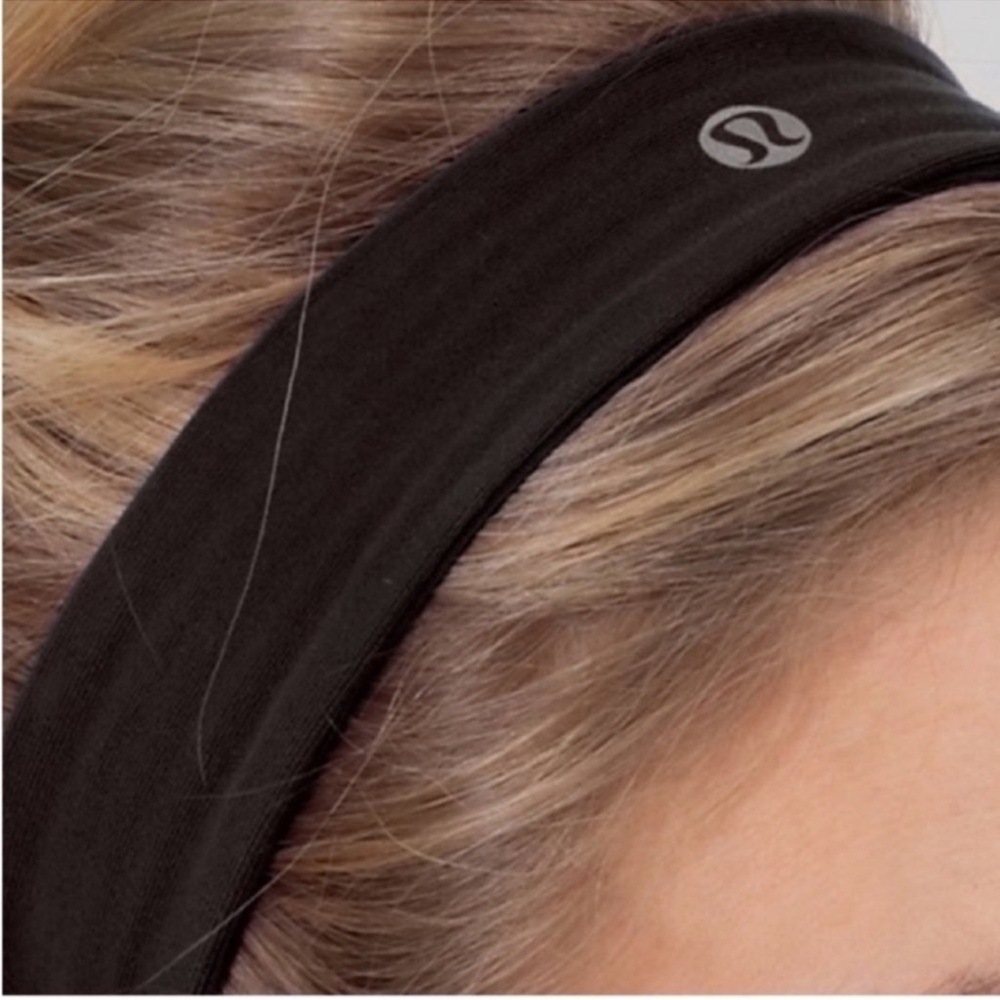 Lululemon Fly Away Tamer Headband in Black - Picture 4 of 13